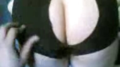 Nuốt và xxx tay den ngựa khó khăn cho cô gái