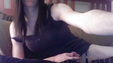webcam tay den dit ba gia